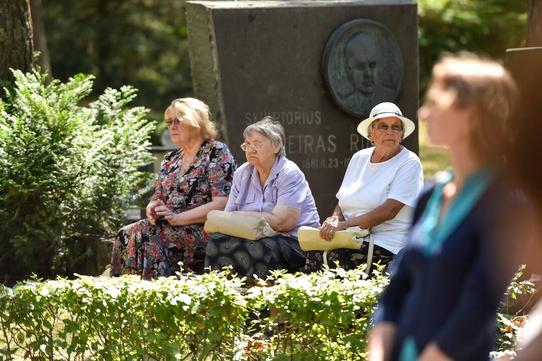 S. Nėries 70-ųjų mirties metinių minėjimas