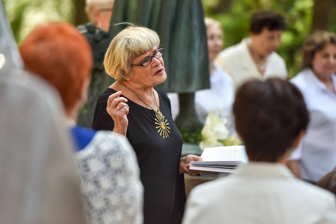 S. Nėries 70-ųjų mirties metinių minėjimas