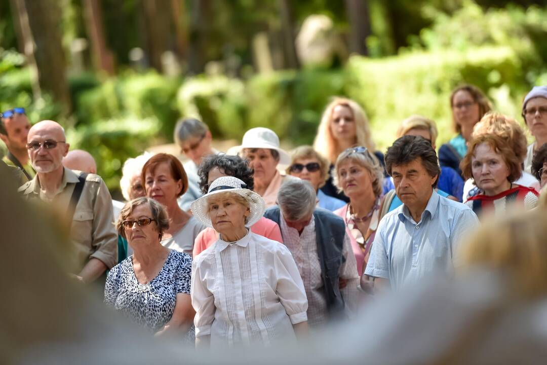 S. Nėries 70-ųjų mirties metinių minėjimas
