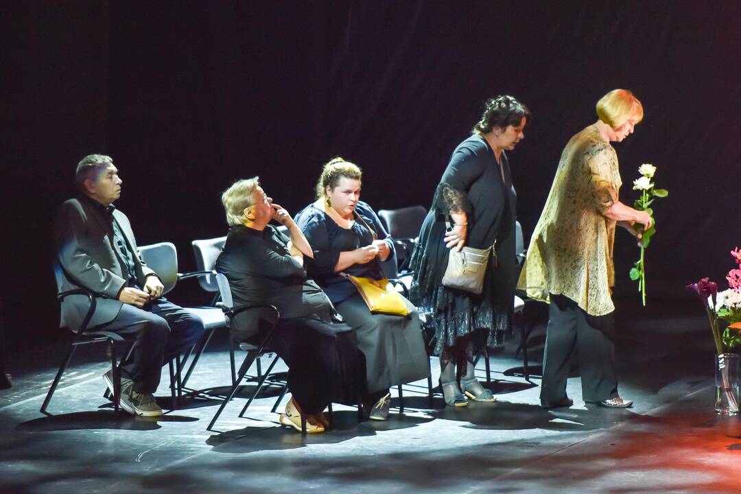Atsisveikinimas su L. Zelčiumi Nacionaliniame Kauno dramos teatre