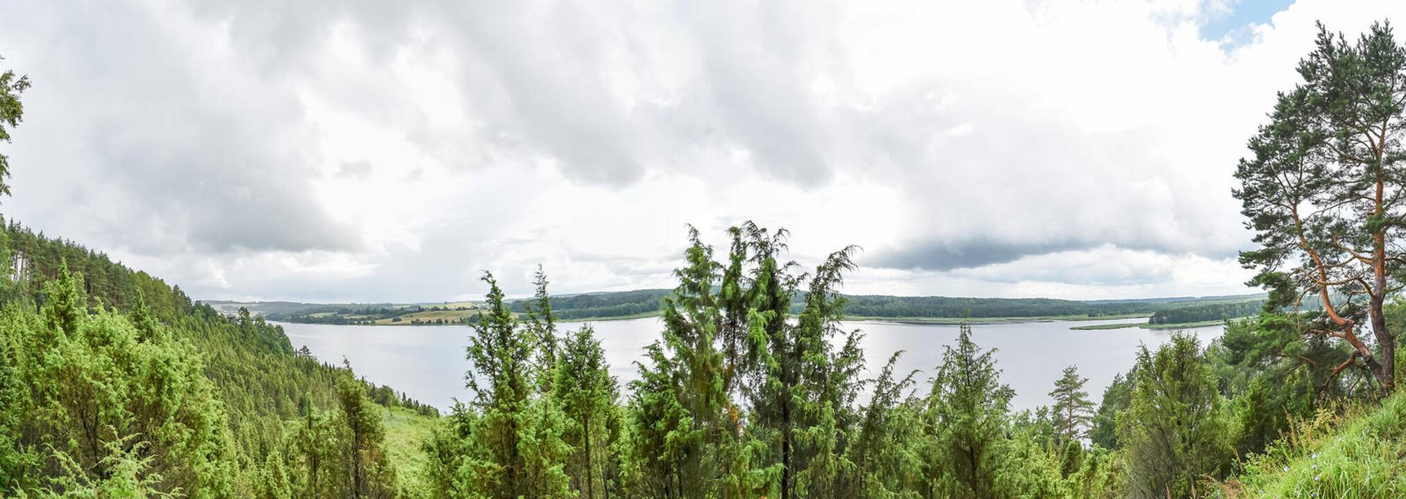 Kauno marių pakrantės vilioja ir lietingu oru