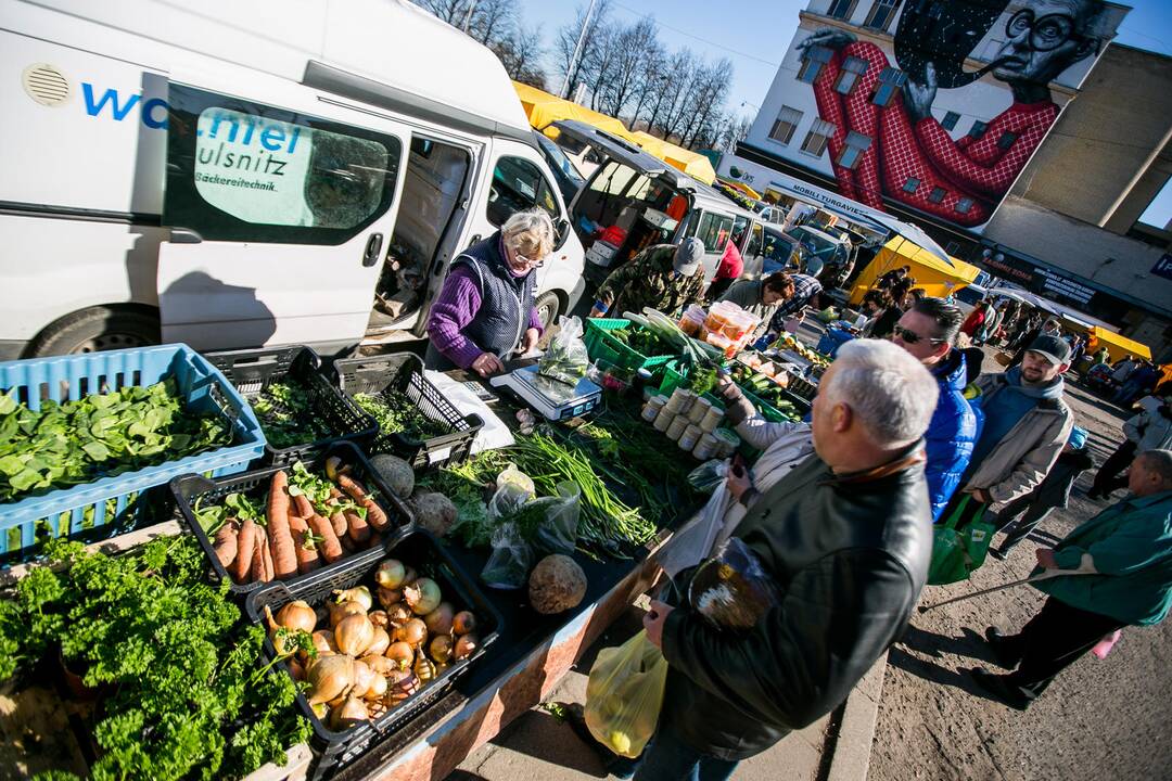 Ūkininkų turgus prie Kauno pilies
