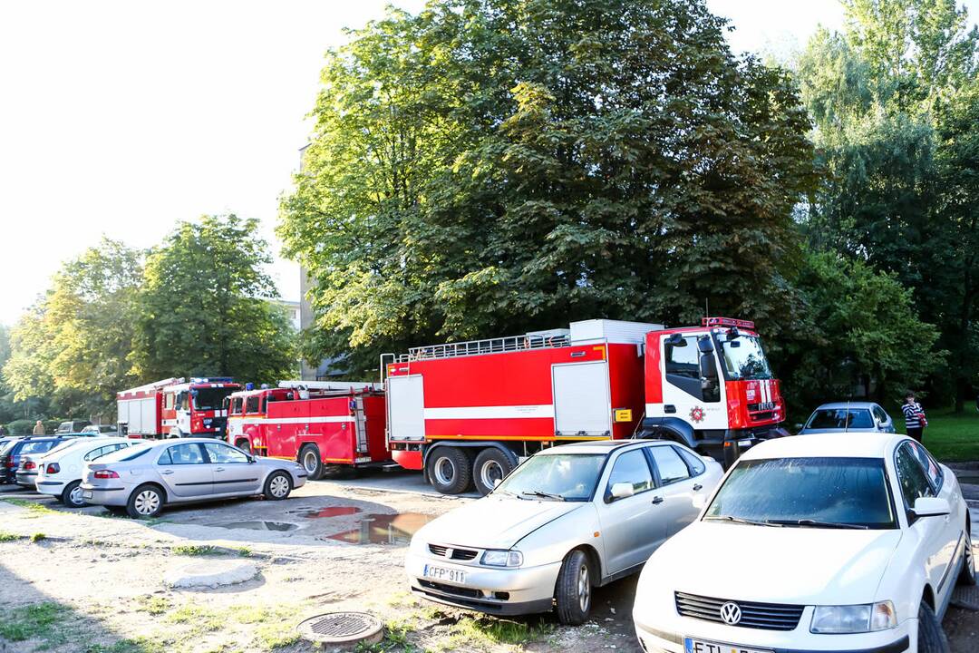 Kovo 11-osios g. daugiabutyje kilo gaisras