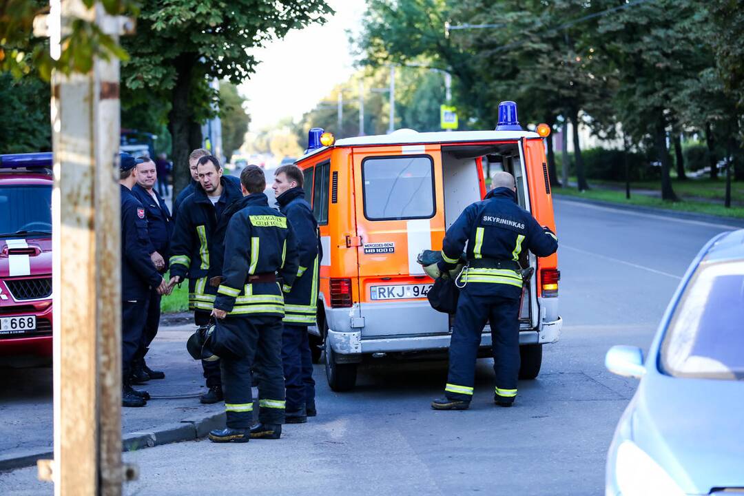 Kovo 11-osios g. daugiabutyje kilo gaisras