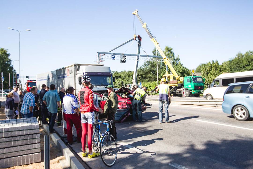 Ramučiuose per "Audi" ir vilkiko avariją sužeisti du žmonės