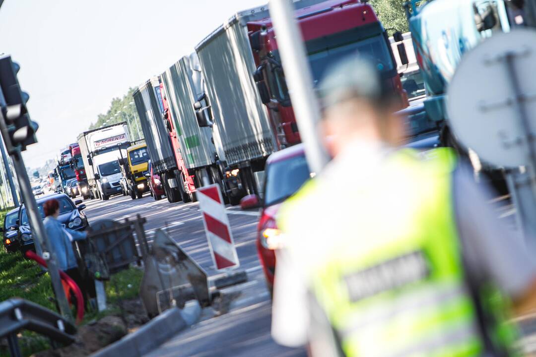 Ramučiuose per "Audi" ir vilkiko avariją sužeisti du žmonės