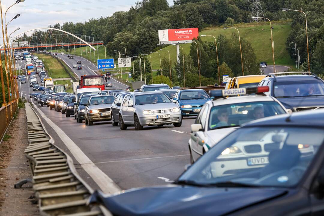 Avarija autostradoje sutrikdė eismą