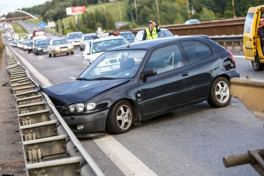 Avarija autostradoje sutrikdė eismą