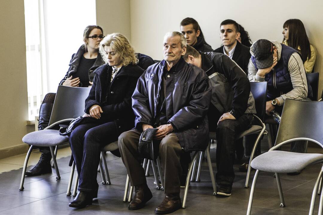 Šilainiuose mamą ir dukrą pražudęs 20-metis savo kaltę pripažino