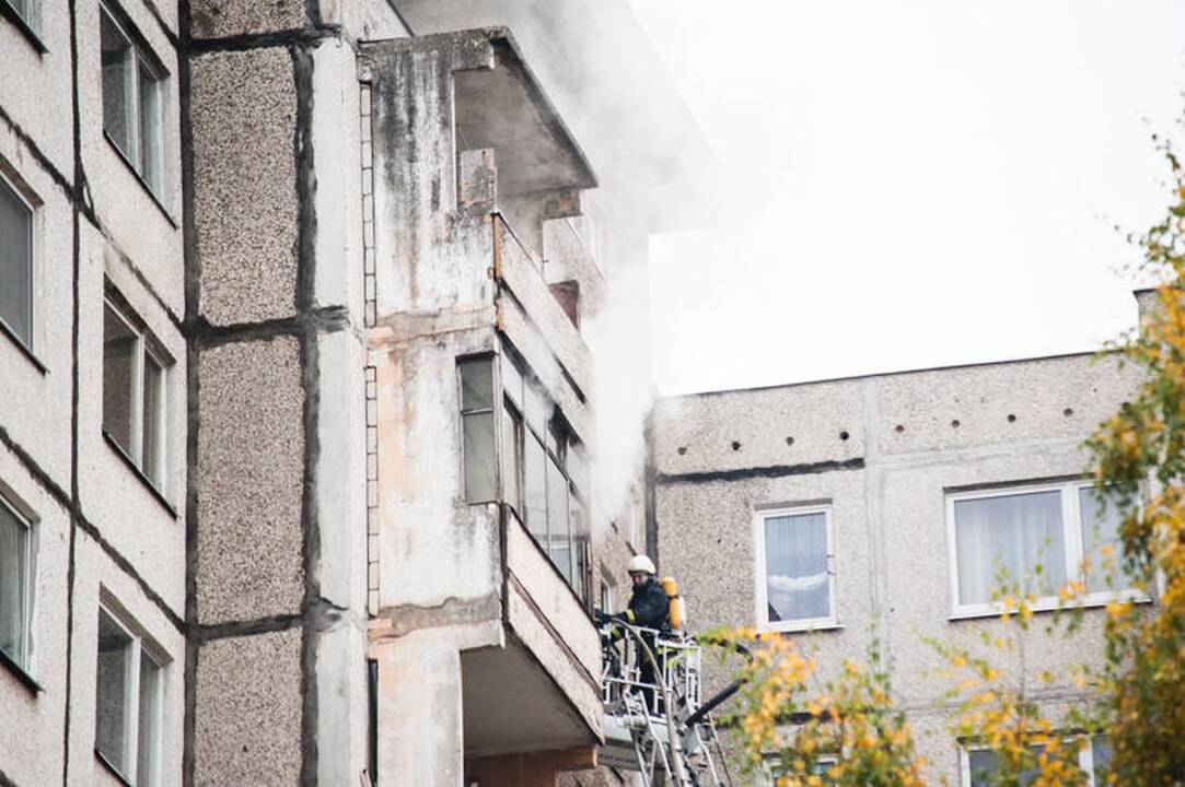 S. Žukausko gatvėje degė daugiabutis