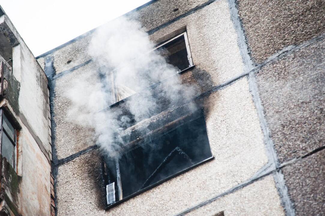 S. Žukausko gatvėje degė daugiabutis