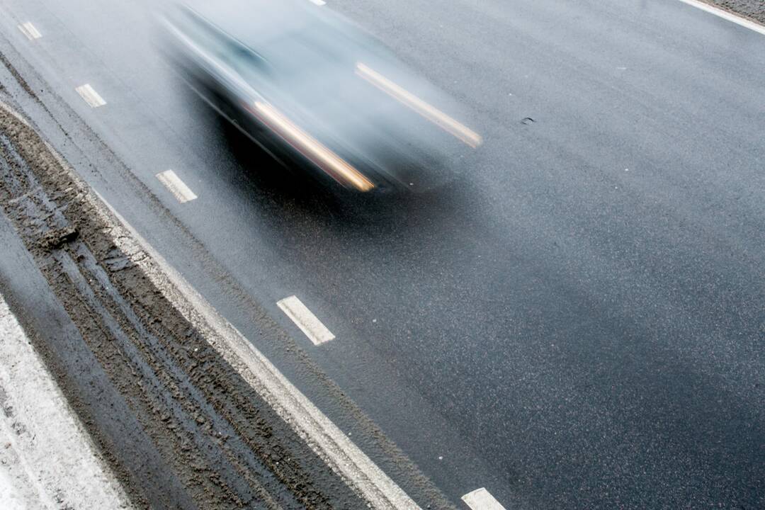 Sniegas Kauno keliuose