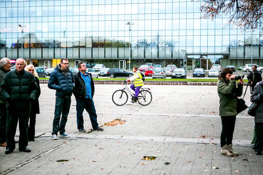 Vienybės aikštėje Kaune- protestas prieš NATO