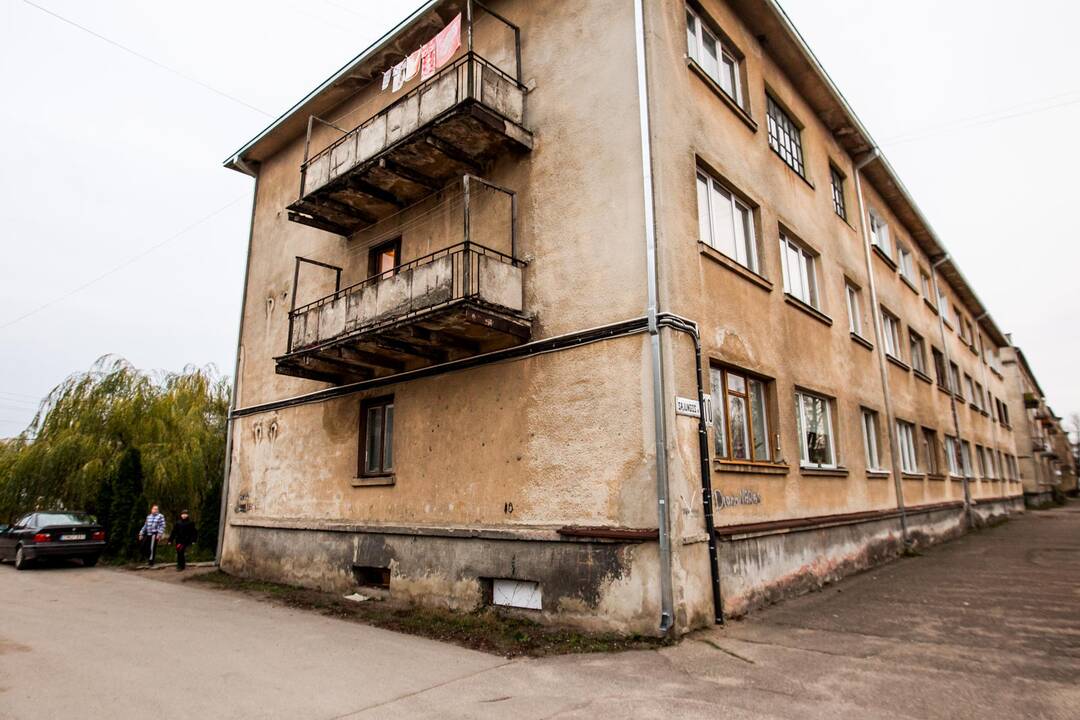 Sąskaitų antirekordiniame name priblokštas studentas: išsikraustau