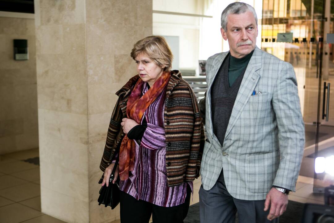 Slaugė dėl kūdikio mirties nuteista 4 metams nelaisvės