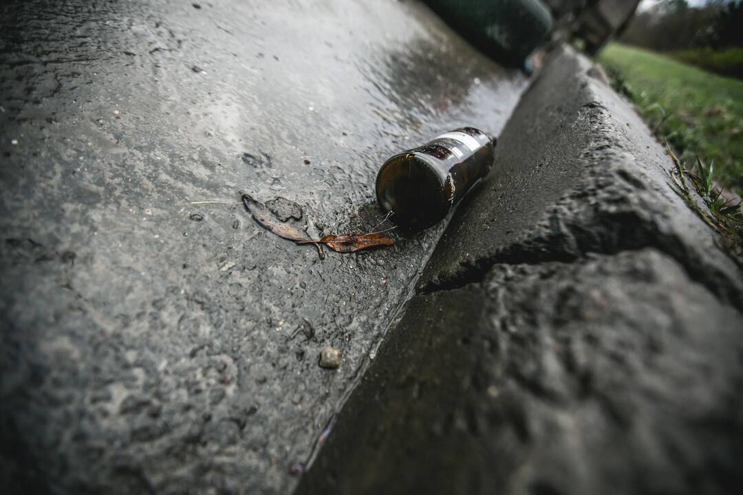 Per avariją Nuokalnės g. suknežinti du automobiliai