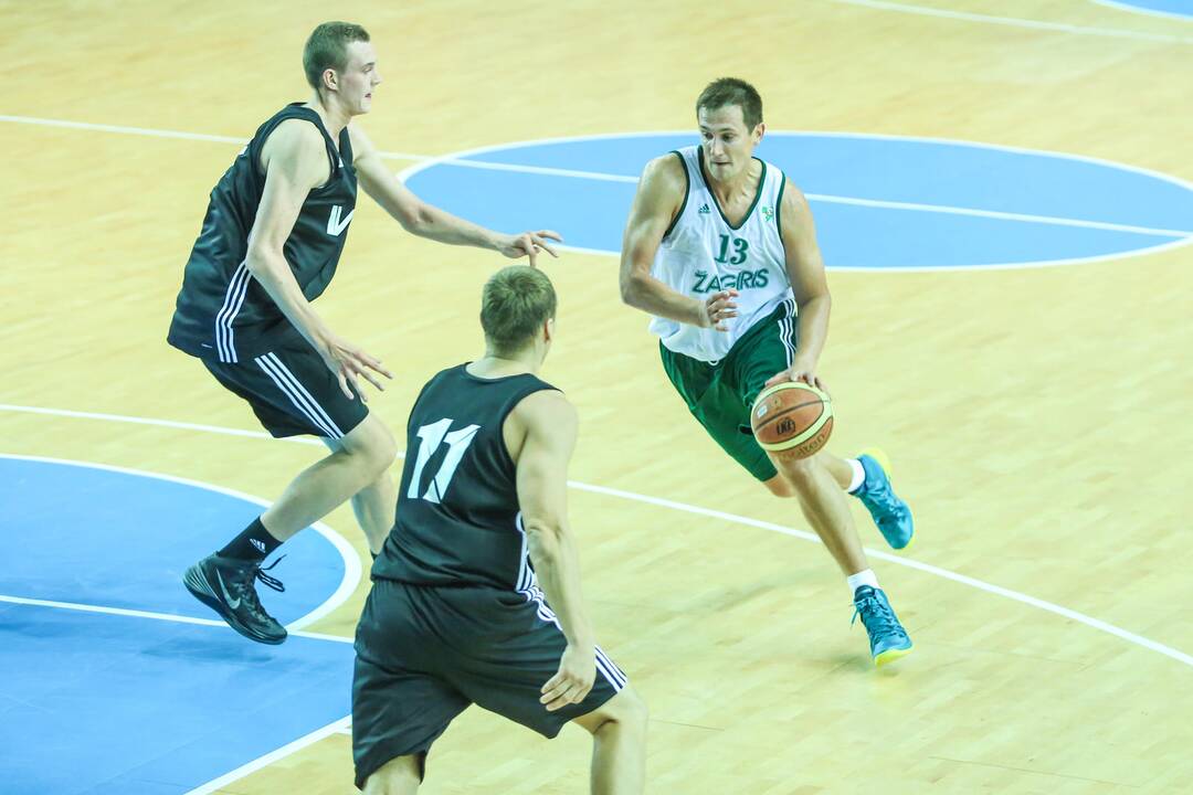 "Žalgiris" S.Butauto taurės finale po dramatiškos kovos nusileido VEF komandai 