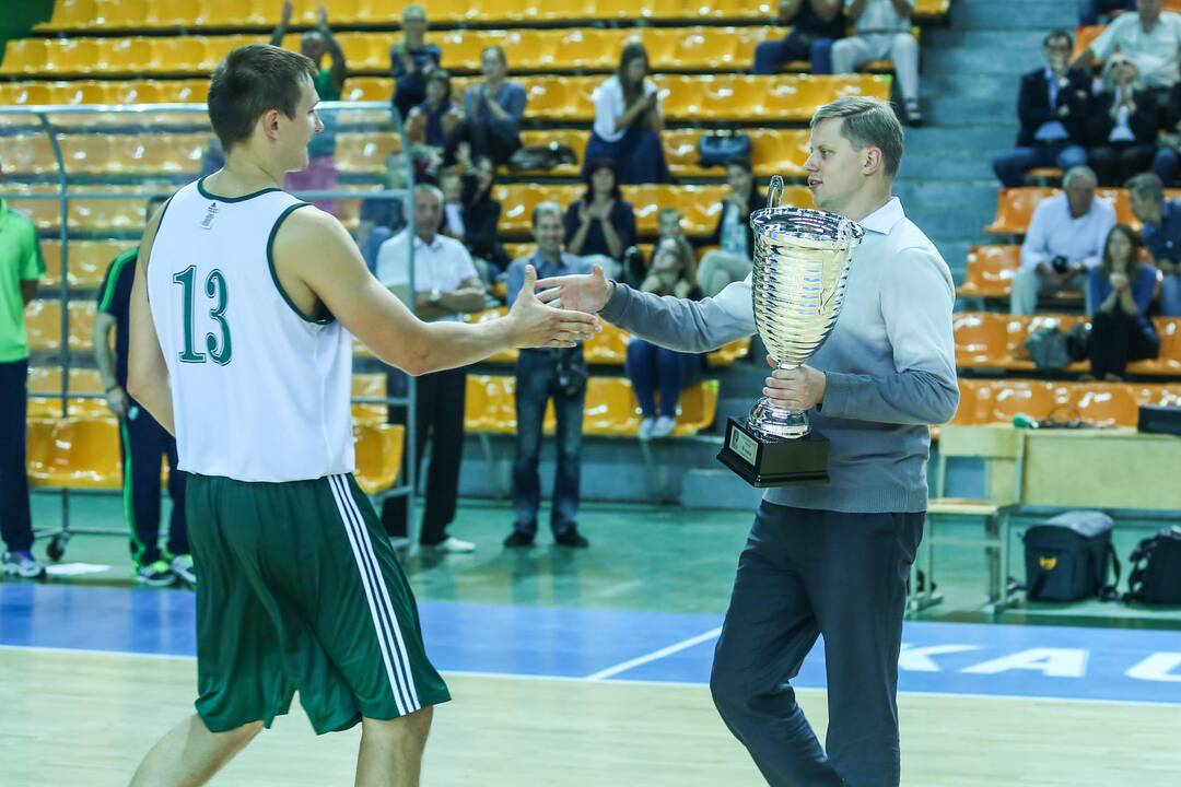 "Žalgiris" S.Butauto taurės finale po dramatiškos kovos nusileido VEF komandai 