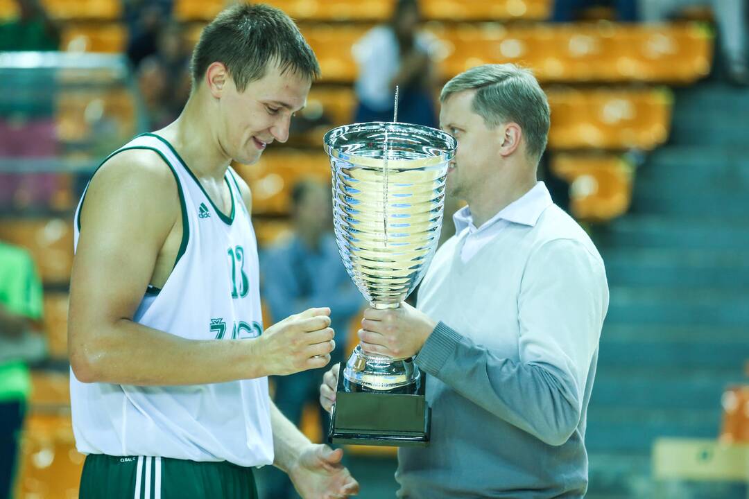 "Žalgiris" S.Butauto taurės finale po dramatiškos kovos nusileido VEF komandai 