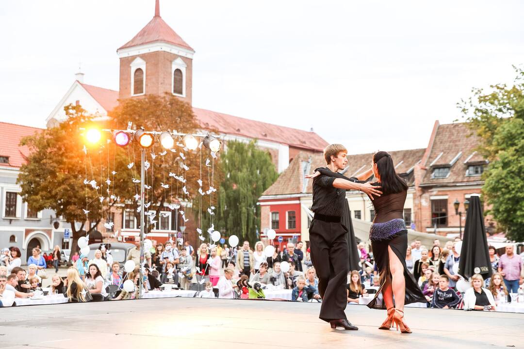 Kauno senamiestis sukasi šokių ritmu