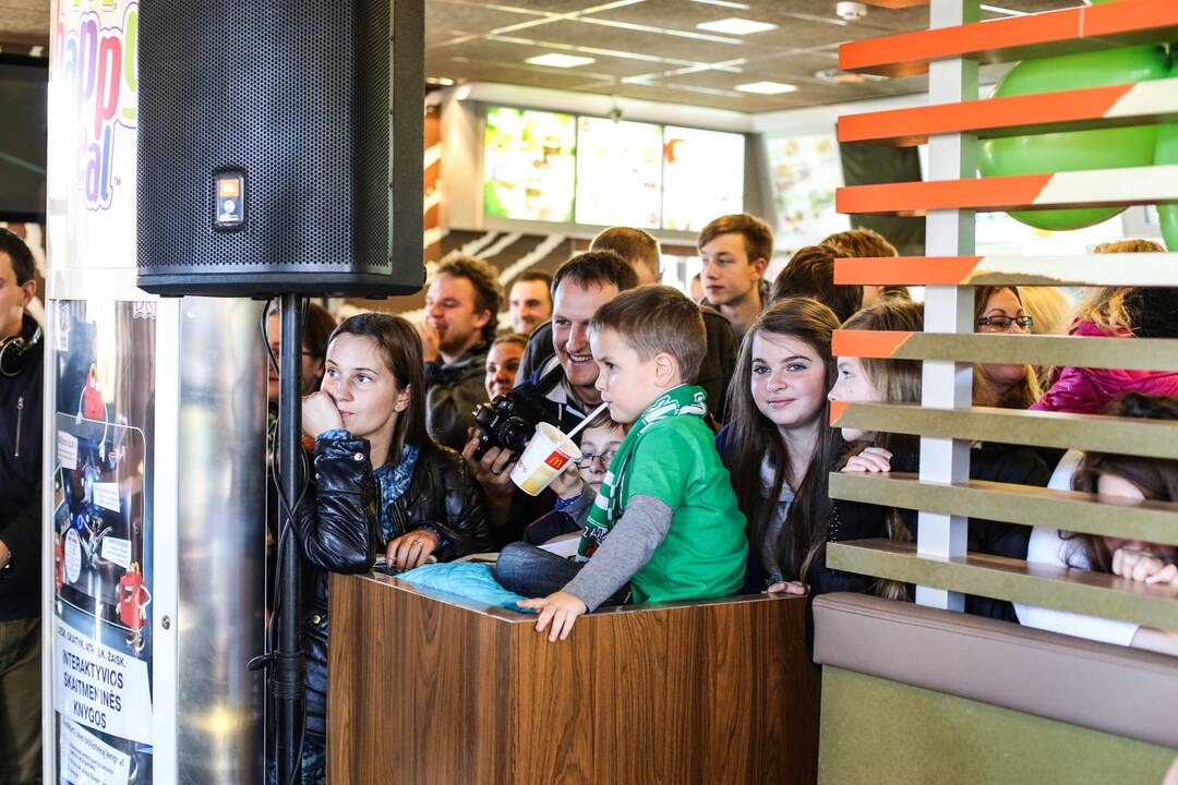 Žalgiriečiai greito maisto restorane McDonald's
