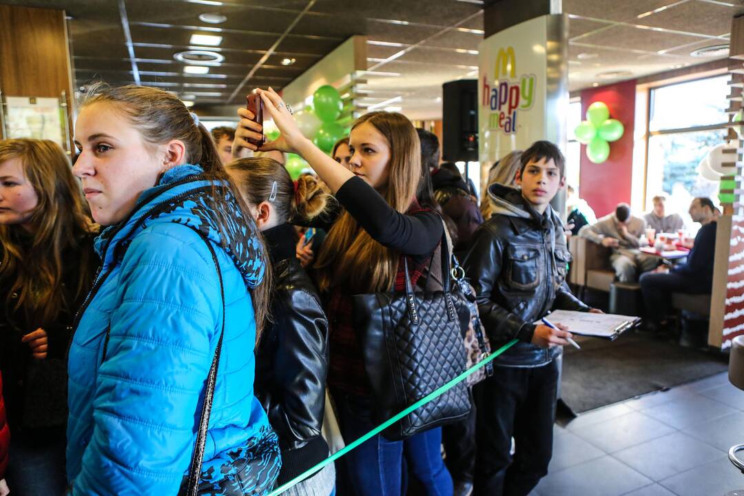 Žalgiriečiai greito maisto restorane McDonald's