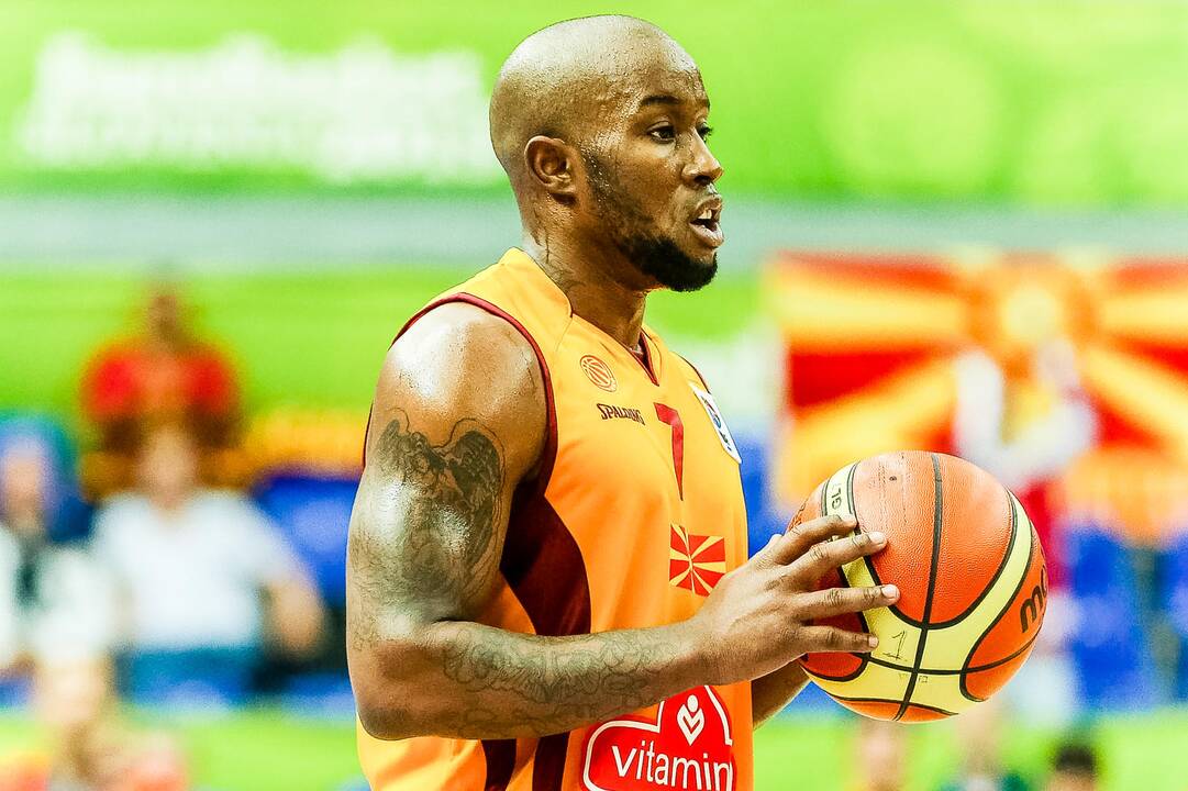 Kūno marginimo mados krepšinio aikštelėje