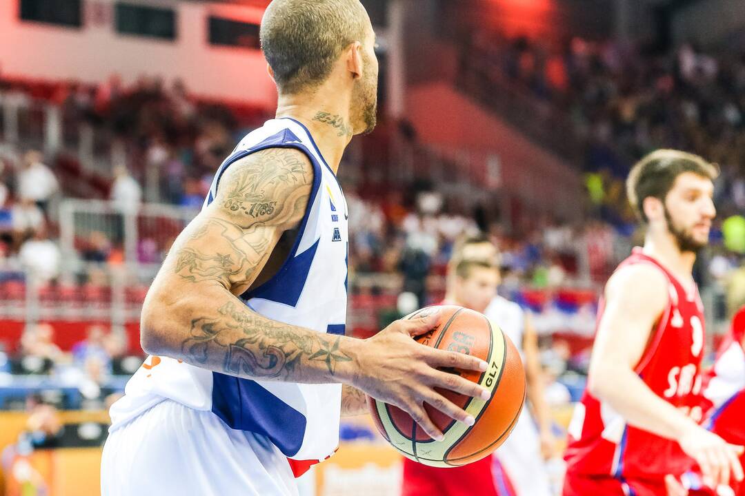Kūno marginimo mados krepšinio aikštelėje