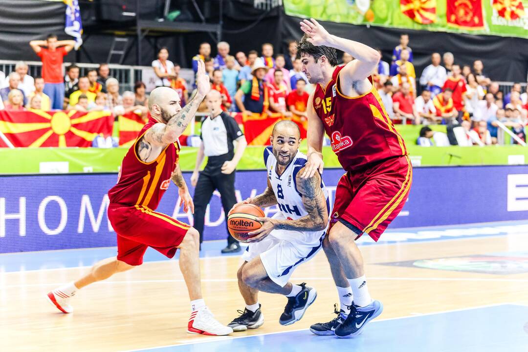 Kūno marginimo mados krepšinio aikštelėje