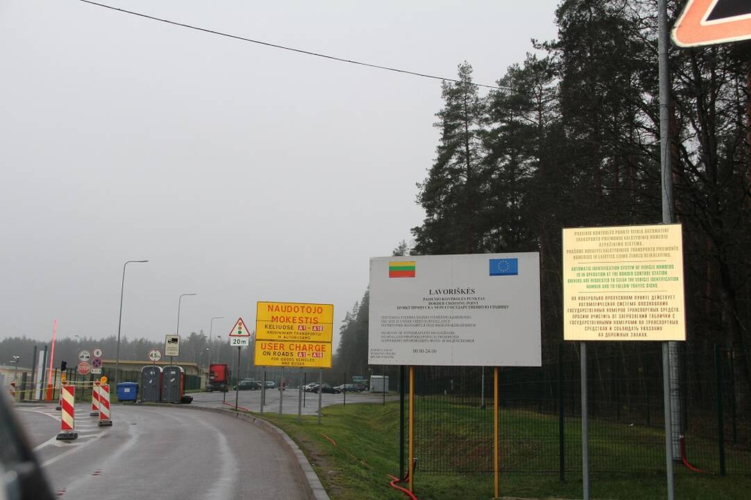 Į Lietuvą neįleistas vilkiką vairavęs uzbekas: įtarimų sukėlė dokumentai