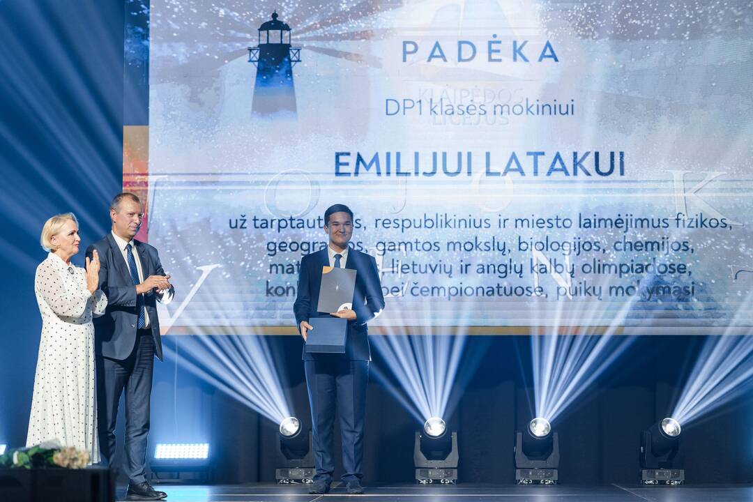 Klaipėdos licėjus apdovanojo mokinius ir mokytojus