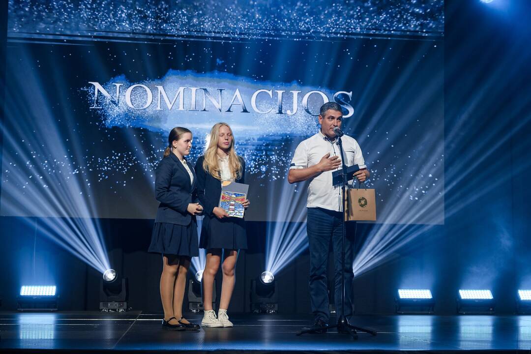 Klaipėdos licėjus apdovanojo mokinius ir mokytojus