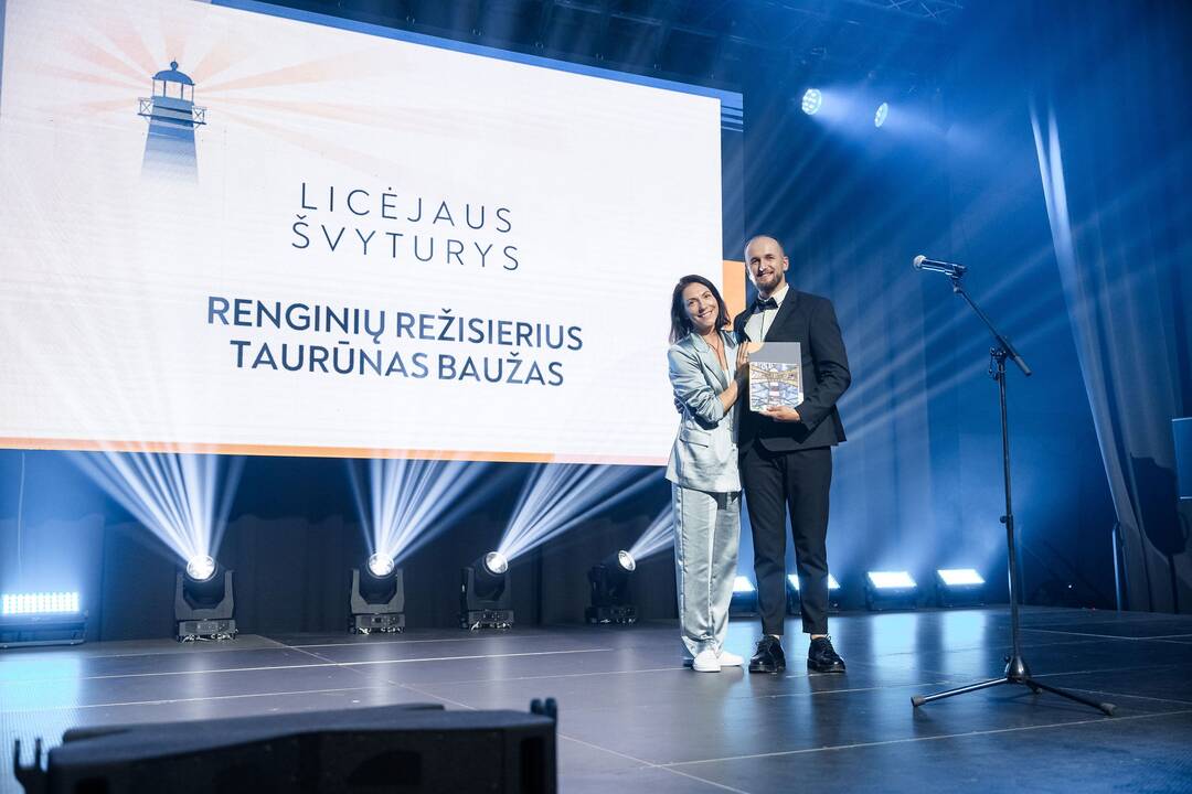 Klaipėdos licėjus apdovanojo mokinius ir mokytojus