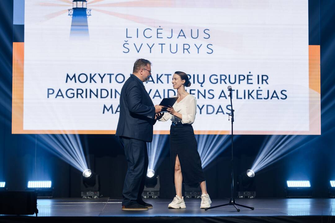 Klaipėdos licėjus apdovanojo mokinius ir mokytojus