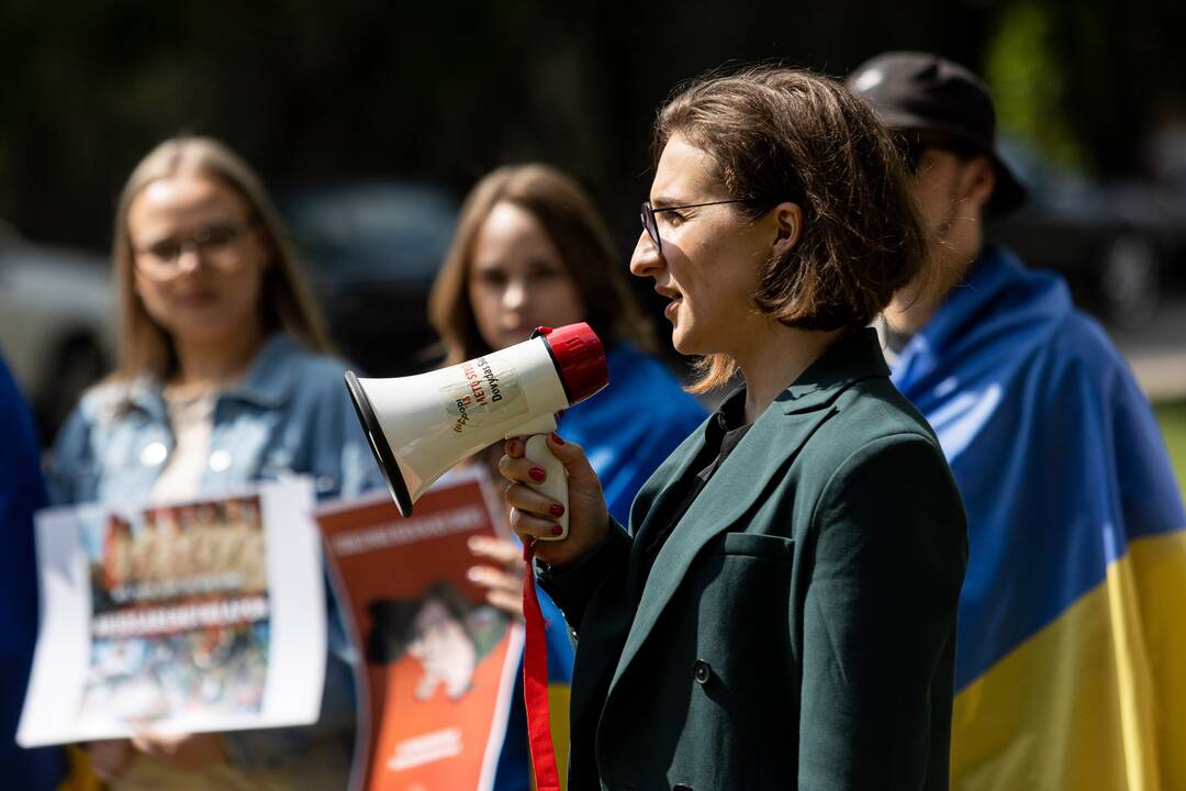 Protestas prie Rusijos ambasados dėl Ukrainoje grobiamų vaikų