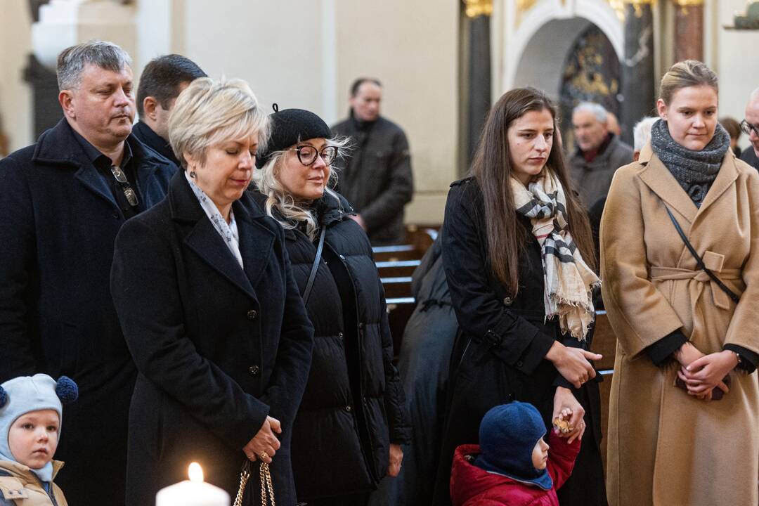  J. Vitkaus-Kazimieraičio palaikai atvežti į Šventų Jonų bažnyčią