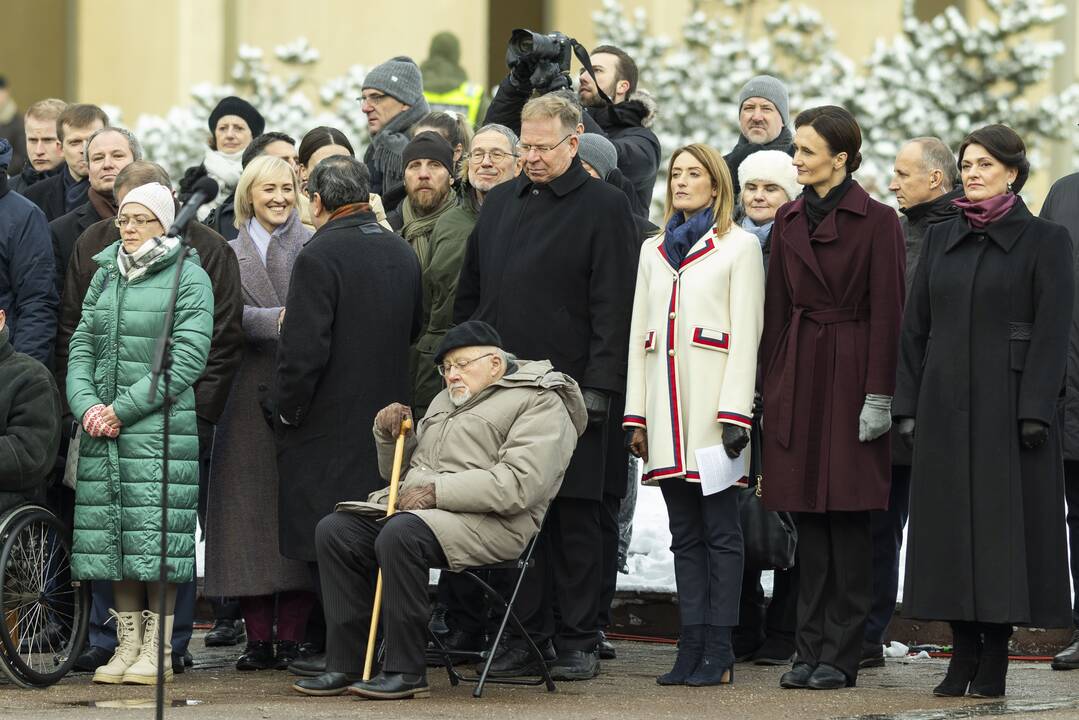 Valstybės vėliavos pakėlimo ceremonija Nepriklausomybės aikštėje 2024 m.
