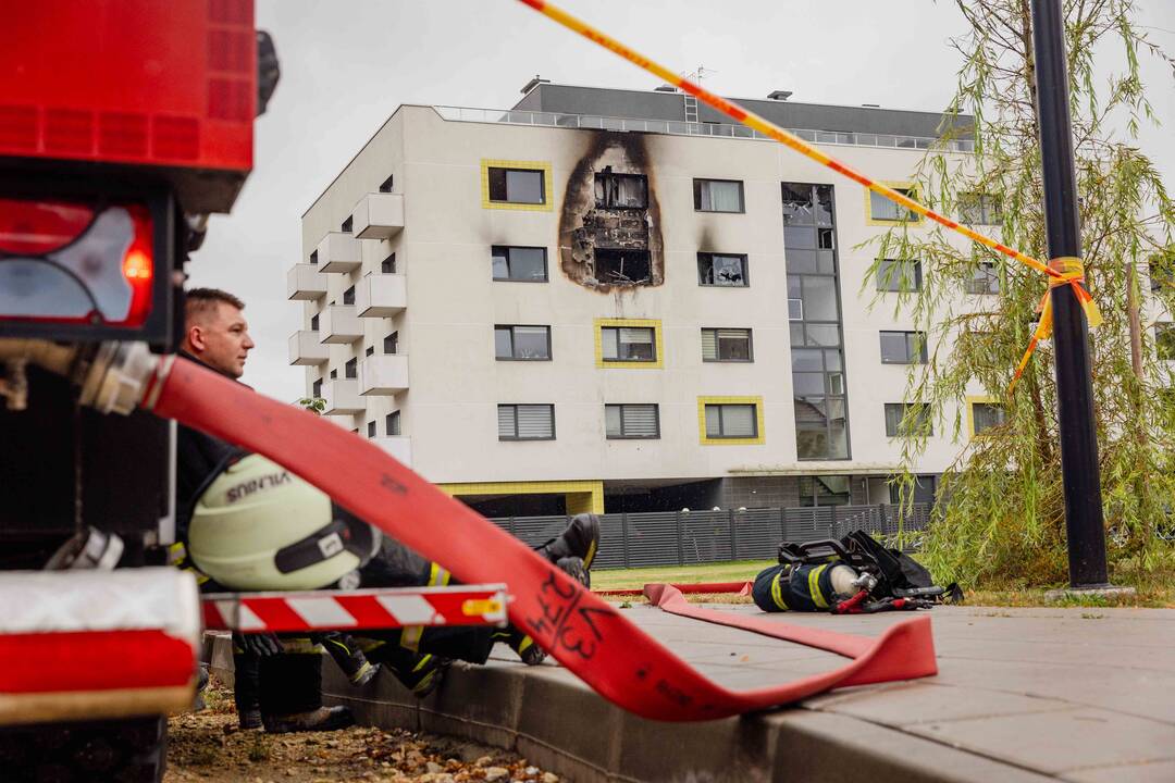 Vilniaus Trimitų gatvėje degė butas