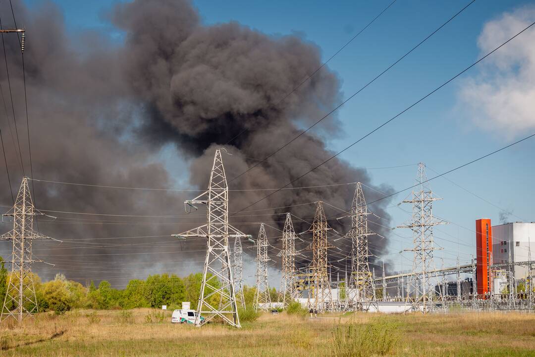 Gaisras atliekų tvarkymo gamykloje „Energesman“