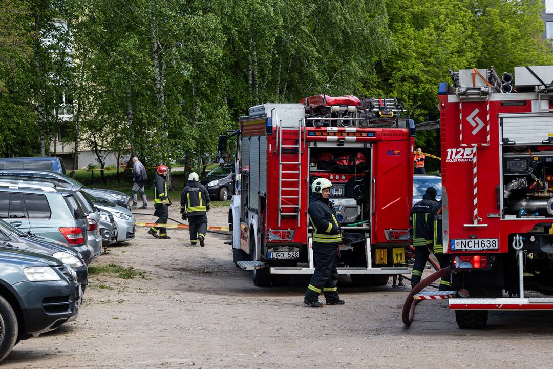 Sostinės kieme – BMW gaisras