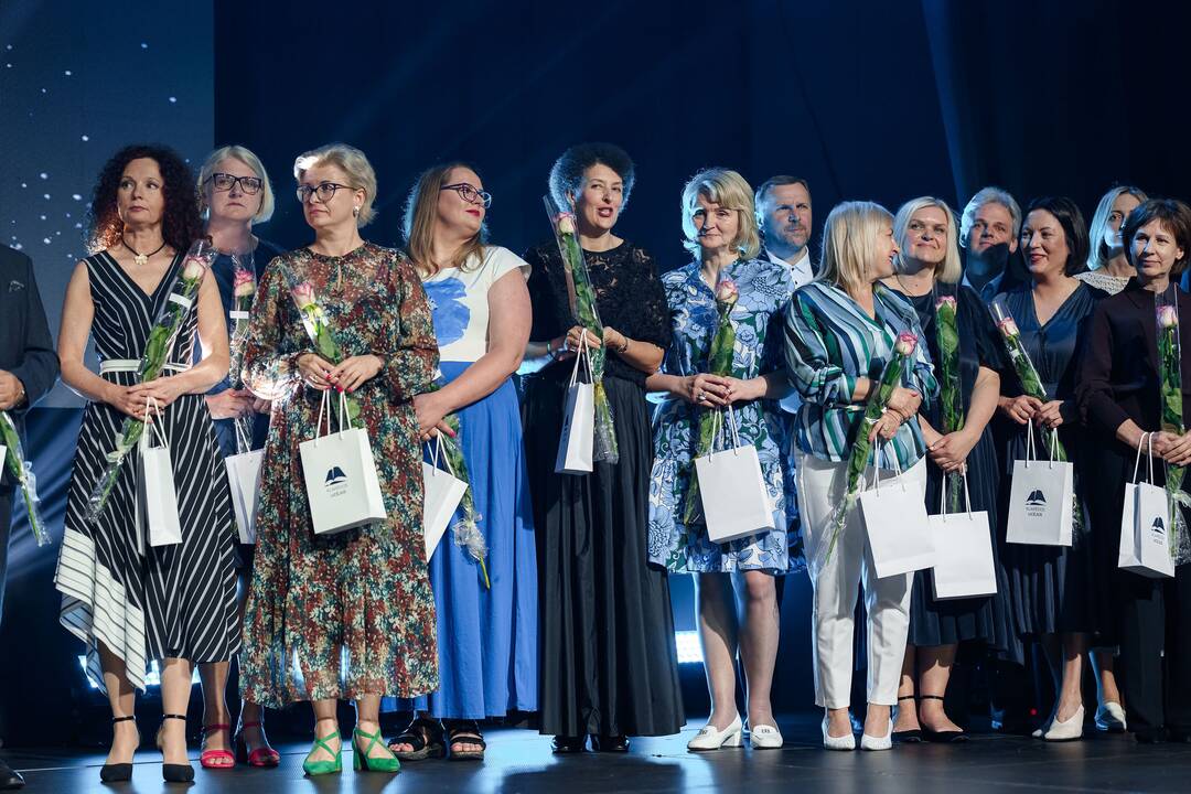 Klaipėdos licėjus apdovanojo mokinius ir mokytojus