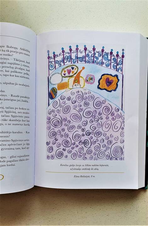 Komanda: mama Laura, vyresnėlė dukra Elenytė, tėtis Andrius ir mažoji Adelė visada turi ką veikti. Todėl karantinas šios šeimos nevaržo – jie džiaugiasi galėdami daugiau laiko praleisti drauge.