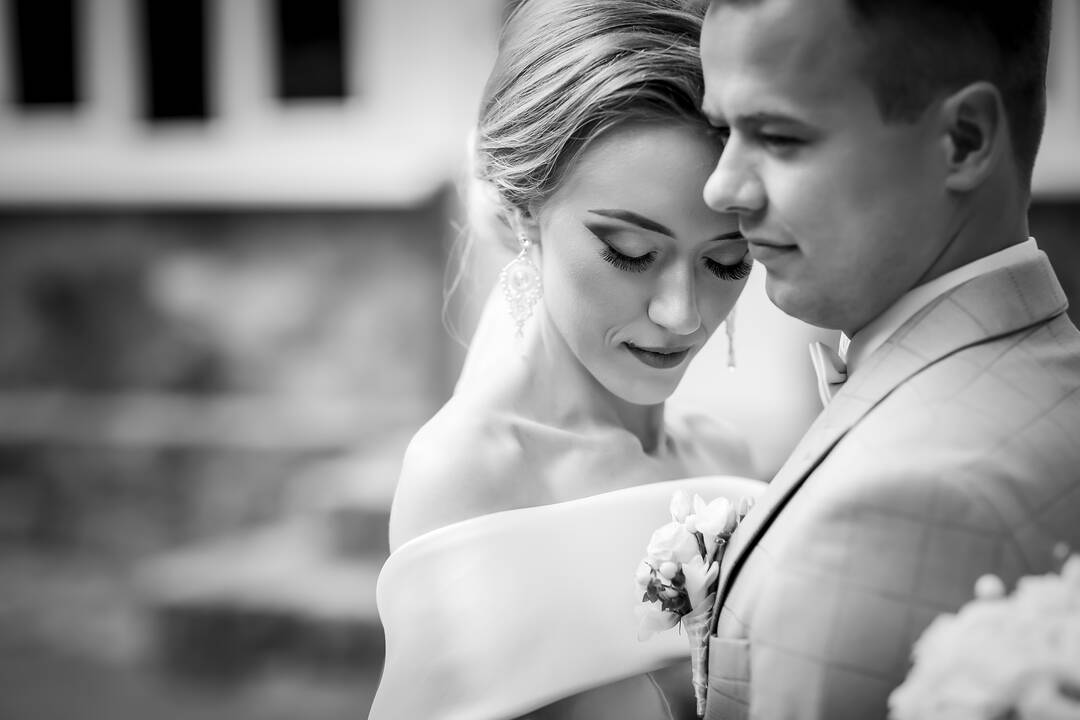 Svarbiausia: meilė įkvepia Violetą vėl tikėti, vėl kovoti už gyvenimą, todėl jos personažą scenoje įkūnijanti G.Bukinė visų pirma linki meilės.