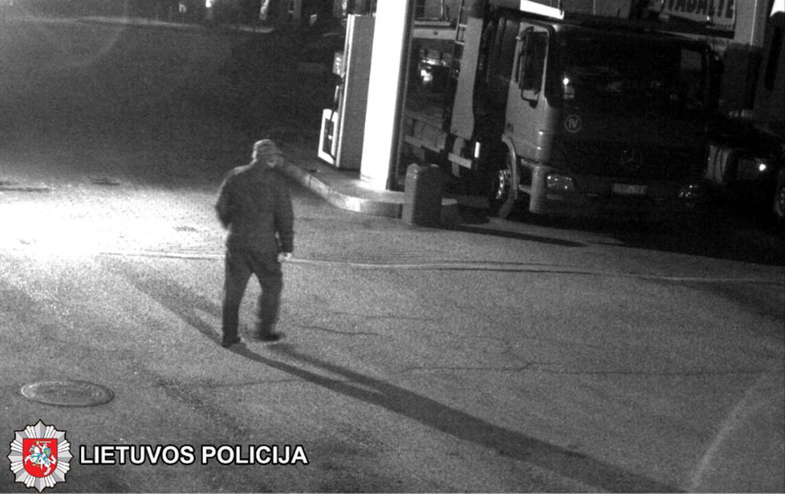 Pareigūnai aiškinasi vagystę degalinės teritorijoje: prašo atpažinti vyrą nuotraukoje