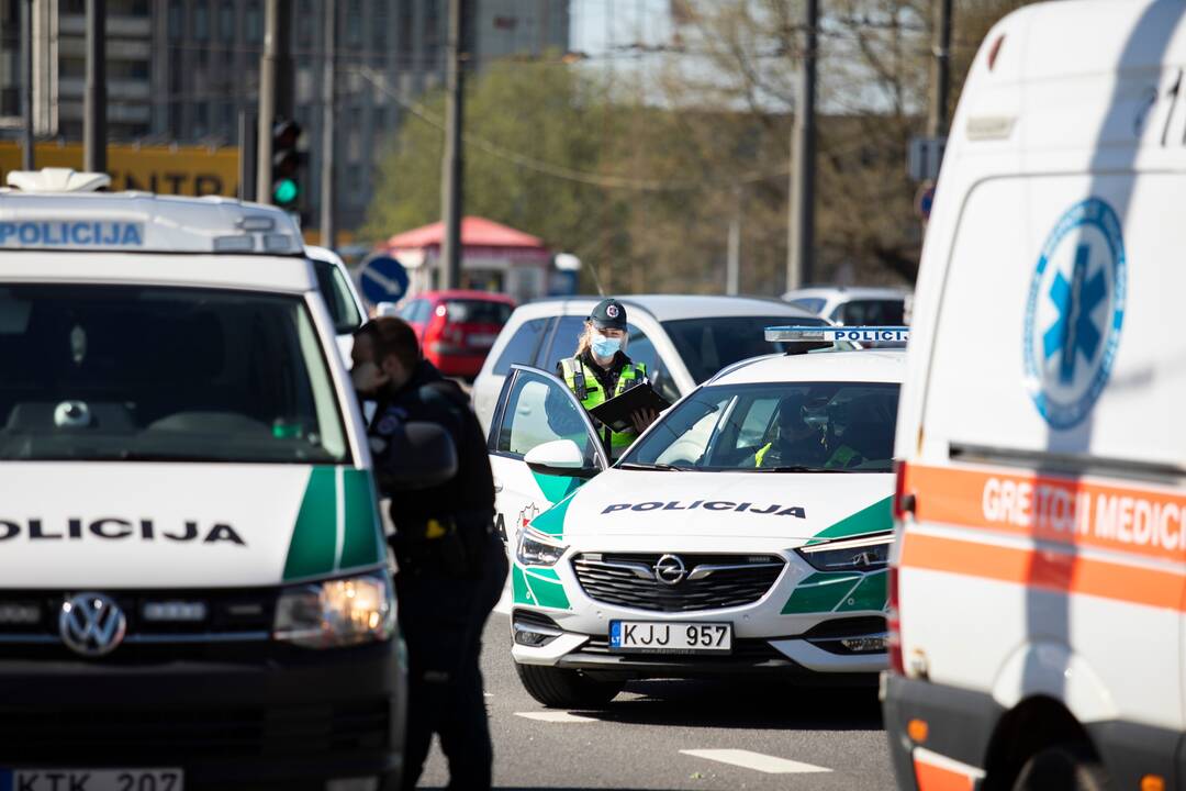 Per avariją Druskininkuose ant šono virto mikroautobusas: sužaloti du žmonės
