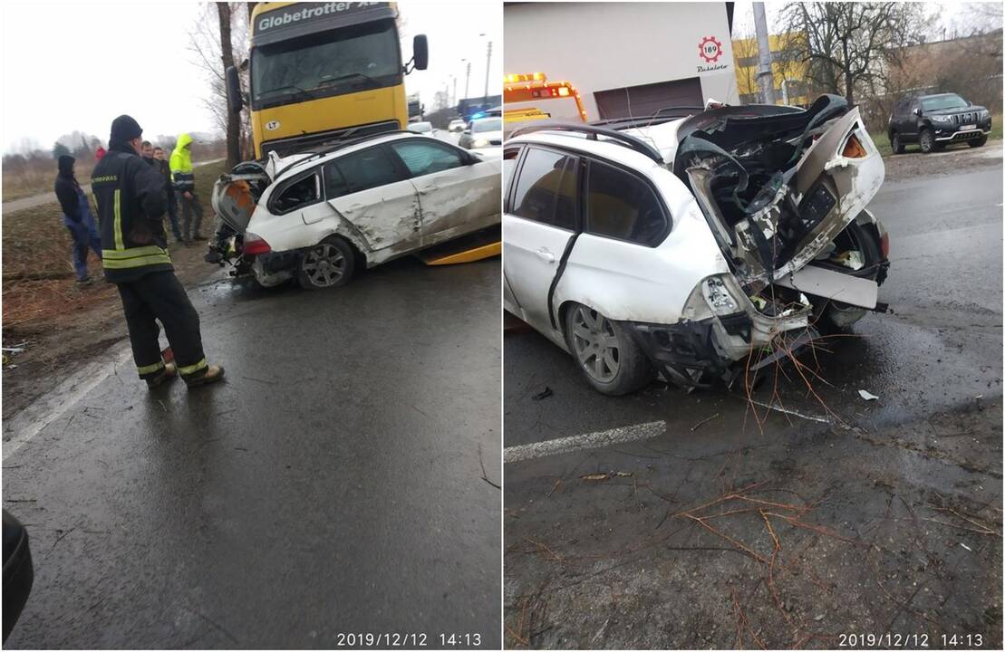 Panevėžyje susidūrus automobiliams sužalotas žmogus