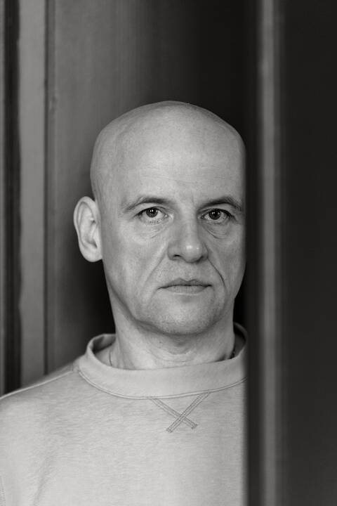Rezultatas: aktorius Juozas Gaižauskas teigia rašęs tiesiog piligriminį romaną, o tai, kad "Dievą su šlepetėmis" ištiko tokia sėkmė, jam iki šiol sunkiai suvokiama.