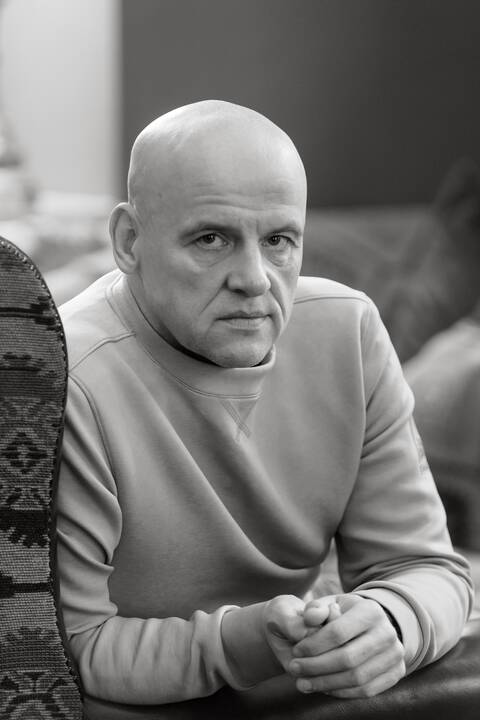 Rezultatas: aktorius Juozas Gaižauskas teigia rašęs tiesiog piligriminį romaną, o tai, kad "Dievą su šlepetėmis" ištiko tokia sėkmė, jam iki šiol sunkiai suvokiama.
