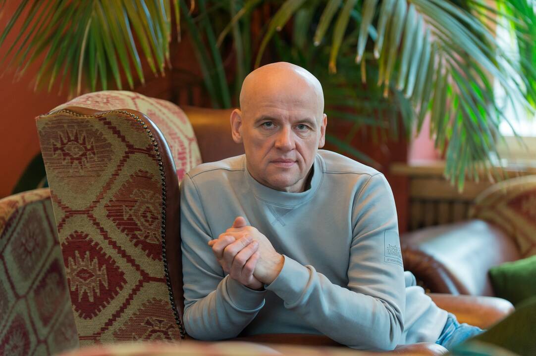 Rezultatas: aktorius Juozas Gaižauskas teigia rašęs tiesiog piligriminį romaną, o tai, kad "Dievą su šlepetėmis" ištiko tokia sėkmė, jam iki šiol sunkiai suvokiama.