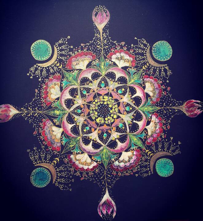Priemonė: "Mandalos piešimas – tai kelionė į save. Meditacija, kuriant mandalas, yra puiki galimybė paspartinti šią kelionę", – sako S.Juzumaitė.